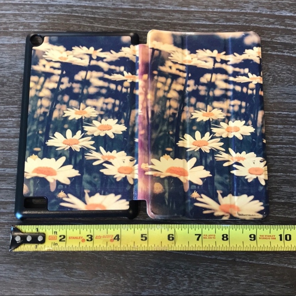 Daisy Caseable Amazon Fire Tablet Case - Like New